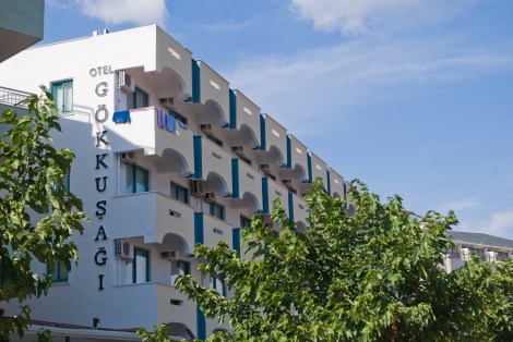 Hotel de 37 TL, a una cuadra de la playa, con piscina y desayuno. ¿Qué más se le puede pedir a la vida?