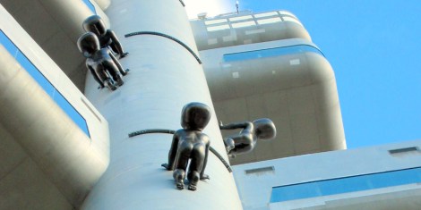 Bebés en antena de TV