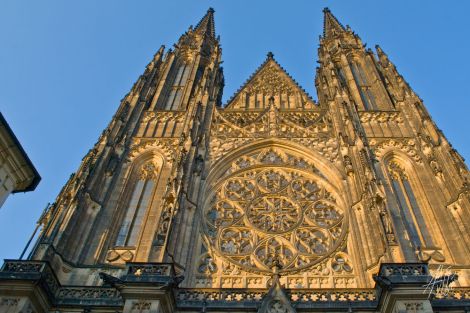 Fachada de la catedral del castillo de Praga.
