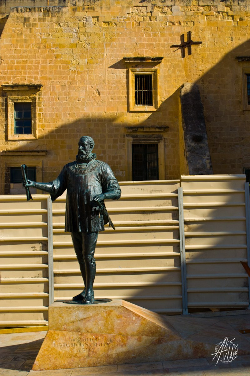 Estatua de alguien en La Valletta