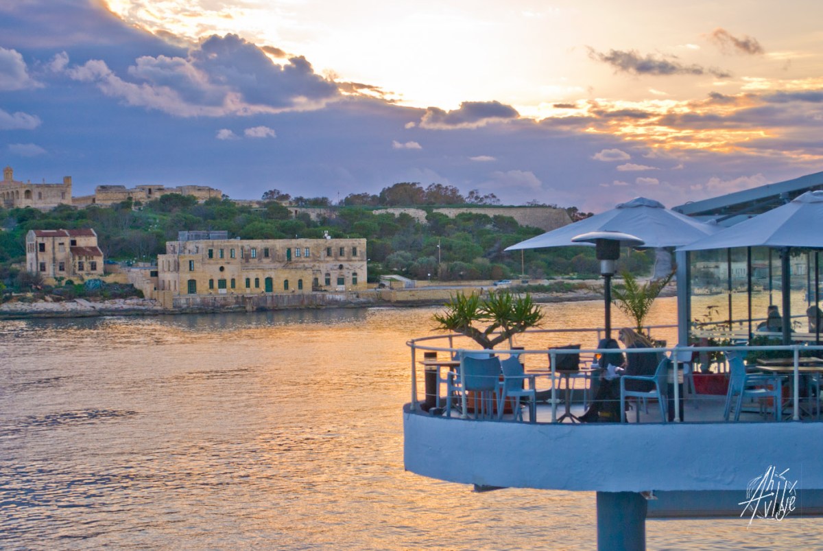 Terraza al atardecer