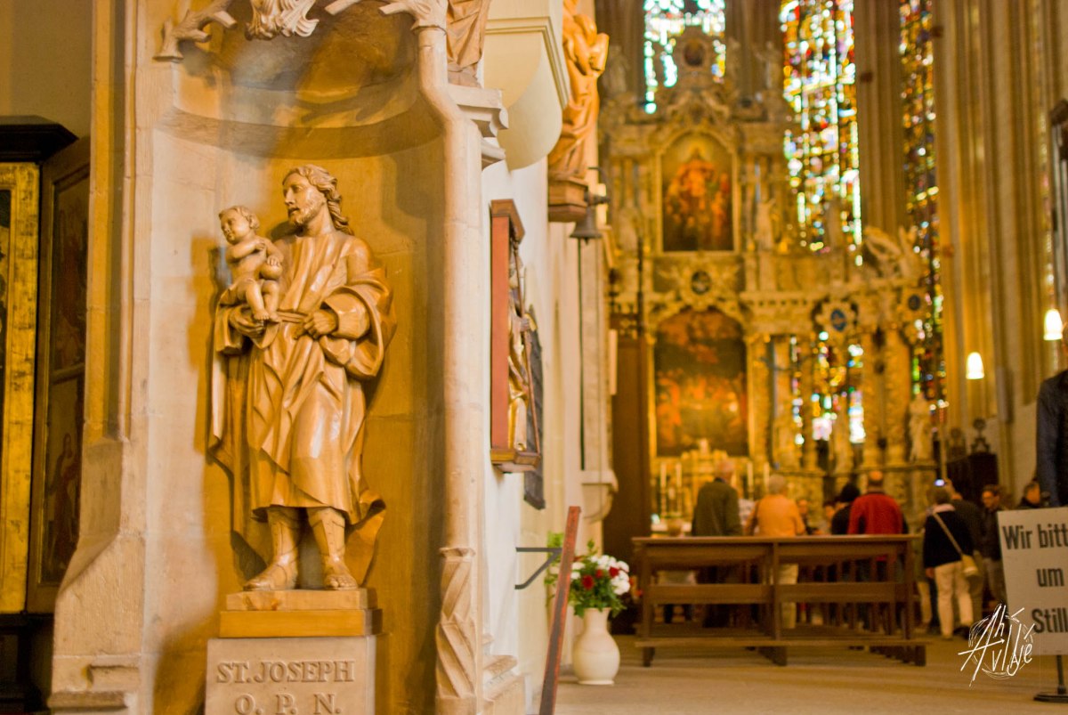 Dentro de la catedral