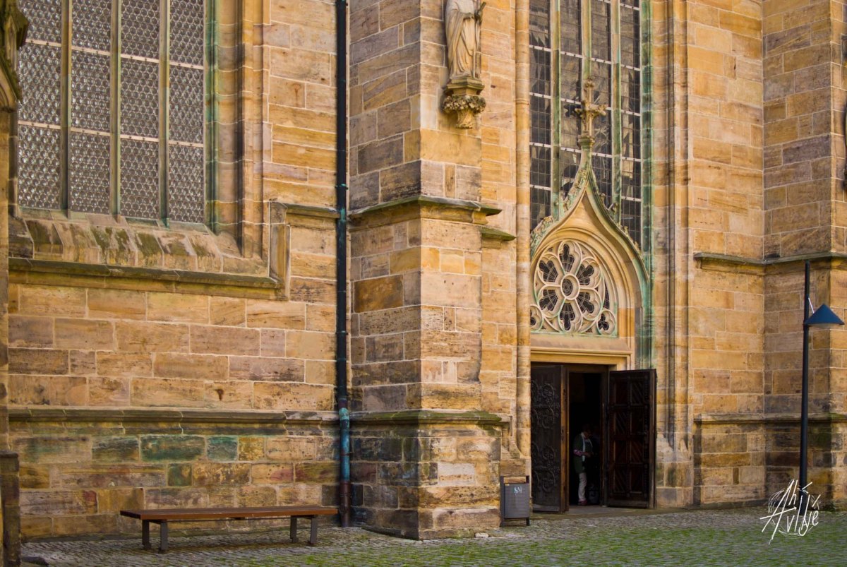 Entrada a la catedral