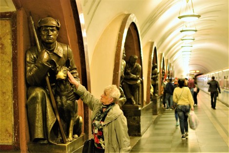 Estatuas metro de Moscú
